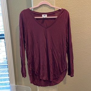 Long sleeve burgundy tee